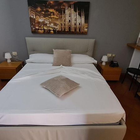 Albergo La Scaletta Cantù Exteriör bild
